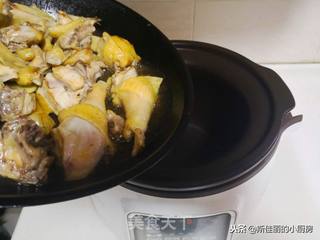 白菜荷包蛋鸡汤面的做法步骤:2