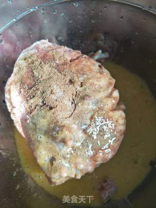 自制午餐肉(做午餐肉的技法)的做法步骤:3