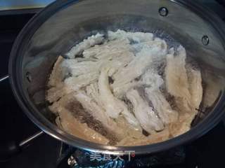 腐竹白果鸡蛋糖水的做法步骤:3