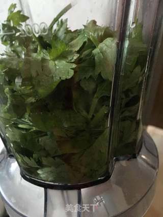 白萝卜鲜贝翡翠饺的做法步骤:3