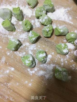 白萝卜鲜贝翡翠饺的做法步骤:27