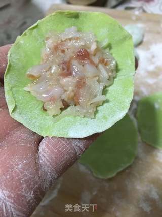 白萝卜鲜贝翡翠饺的做法步骤:29
