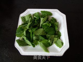 薄荷鸡蛋饼的做法步骤:2