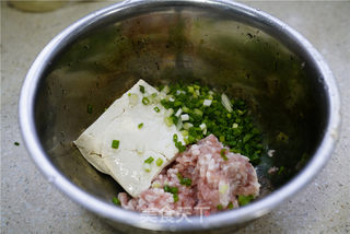六菌鲜肉饺子的做法步骤:2