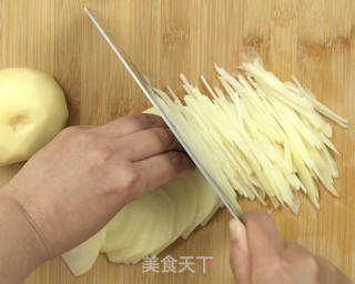 酸辣土豆丝的做法步骤:2