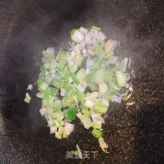 腊肉胡萝卜砂锅饭的做法步骤:2
