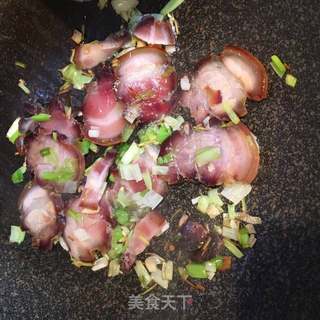 腊肉胡萝卜砂锅饭的做法步骤:3