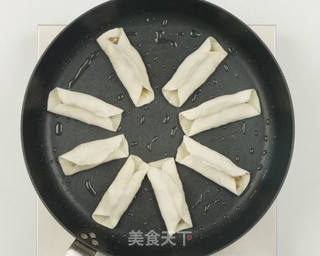 锅贴的做法步骤:13