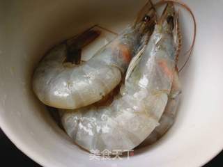 鲜虾菠菜面(虾鲜甜Q嫩的方法)的做法步骤:4