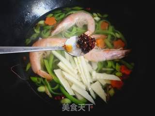 鲜虾菠菜面(虾鲜甜Q嫩的方法)的做法步骤:10