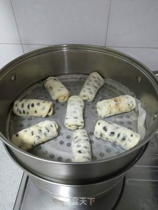 玉米面蜜豆卷的做法步骤:9
