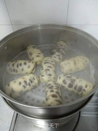 玉米面蜜豆卷的做法步骤:10