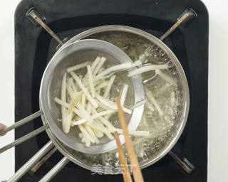 鱼香肉丝的做法步骤:8