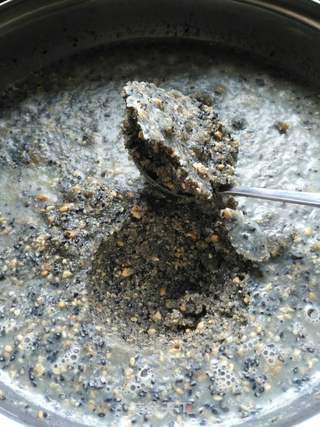 蜜饯芝麻花生汤圆的做法步骤:16