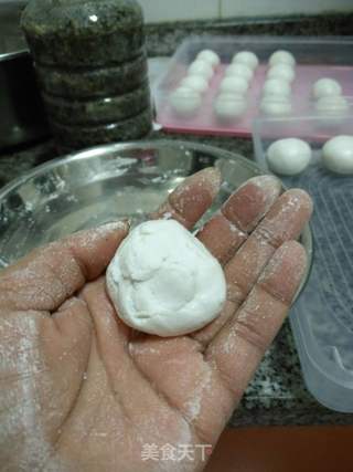 蜜饯芝麻花生汤圆的做法步骤:22