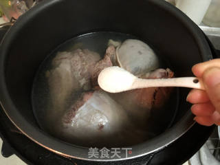 薄荷柠檬牛肉片的做法步骤:3