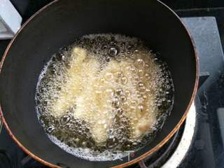 酥炸鸡柳的做法步骤:9