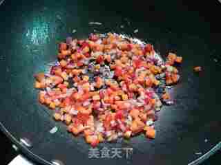 五彩蛋炒饭的做法步骤:7