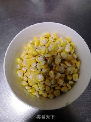 鲜玉米发糕的做法步骤：1