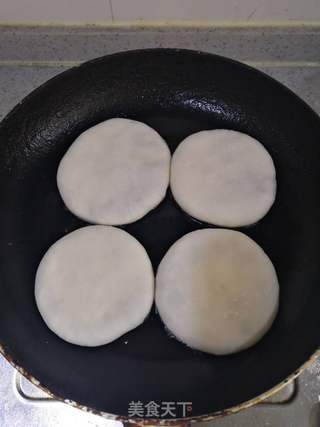 茼蒿猪肉馅饼的做法步骤:12