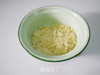 酥顶蓝莓爆浆纸杯蛋糕的做法步骤：2