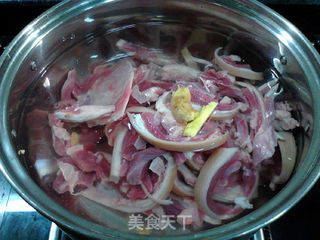 酸菜粉丝羊肉煲的做法步骤:3