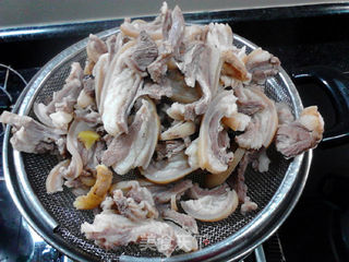酸菜粉丝羊肉煲的做法步骤:5