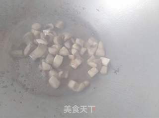 腊八新口味_海鲜皮蛋粥的做法步骤：5