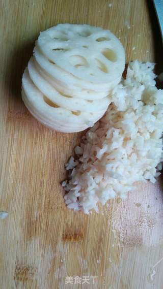 大白菜香菇饺子的做法步骤:2