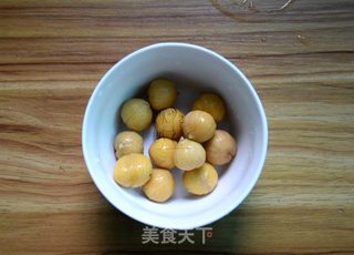 茶树菇栗子猪腱子汤的做法步骤:3