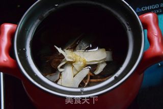 茶树菇栗子猪腱子汤的做法步骤:5