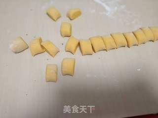 家财万贯——元宝小馒头的做法步骤:4