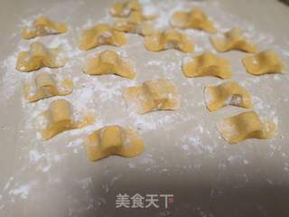 家财万贯——元宝小馒头的做法步骤:5
