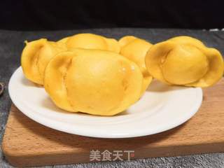 家财万贯——元宝小馒头的做法步骤:8