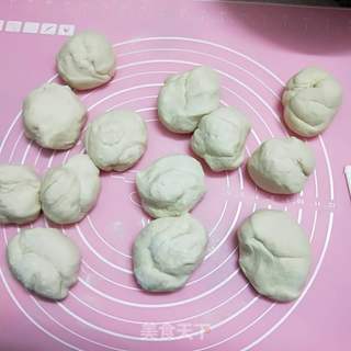 香辣豆角包子的做法步骤:13