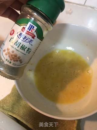 家常版酱油炒饭的做法步骤:3