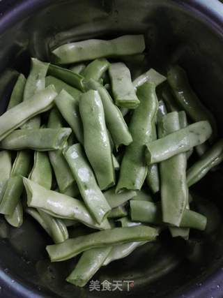 凉拌四季豆的做法步骤:2