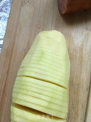 “烤箱菜”烤风琴土豆的做法步骤:3