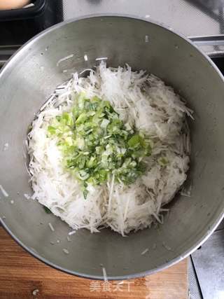 炸萝卜粉丝菜丸子的做法步骤:5