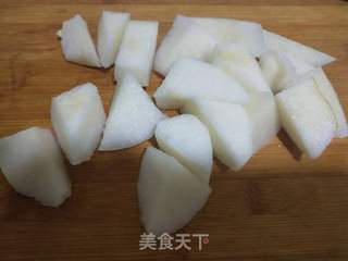 银耳雪梨羹的做法步骤：2