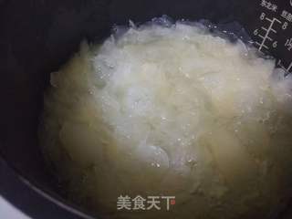 银耳雪梨羹的做法步骤：4