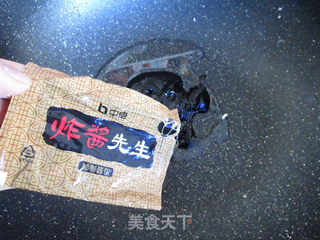 鸡蛋炸酱面的做法步骤:4