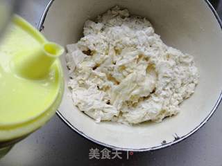 如何做如婴儿肌肤般光滑的老面馒头的做法步骤:5