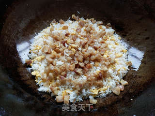 油渣酱油蛋炒饭的做法步骤:7