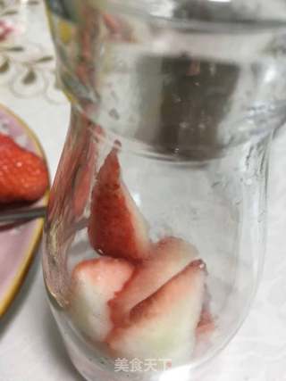 草莓酒的做法步骤:7