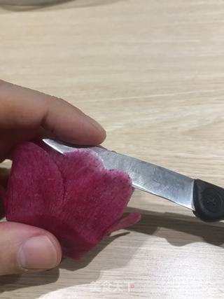 教大家雕刻萝卜花(直瓣月季花的做法步骤:14