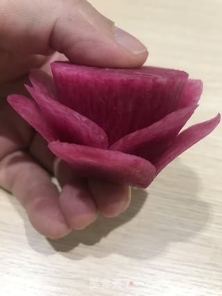 教大家雕刻萝卜花(直瓣月季花的做法步骤:18