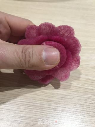教大家雕刻萝卜花(直瓣月季花的做法步骤:21
