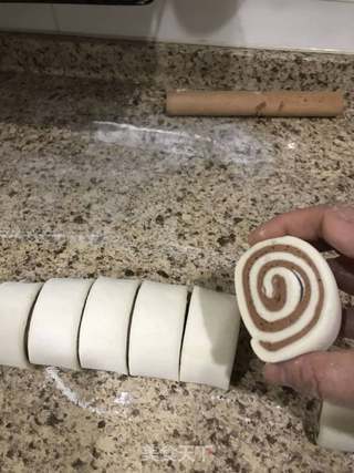 双色馒头的做法步骤:14