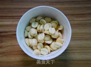 冰糖银耳莲子羹的做法步骤:4